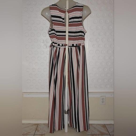 TORRID 11949619 Pink Striped Textured Knit Culotte Jumpsuit plus size 4X 24 26 4 - Picture 8 of 10